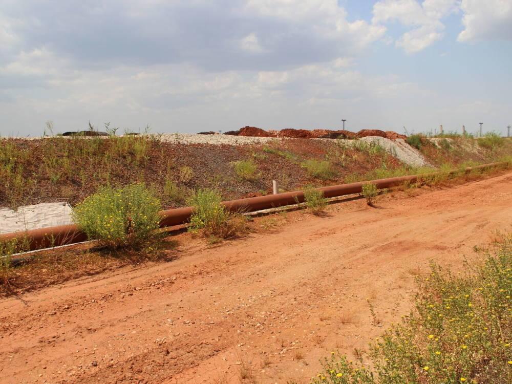 Жители Николаевской области попросили депутатов предотвратить экологическую катастрофу из-за токсичных отходов Николаевского глиноземного завода