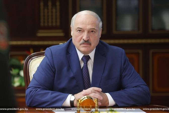 Лукашенко поручил закрыть “каждый метр границы”
