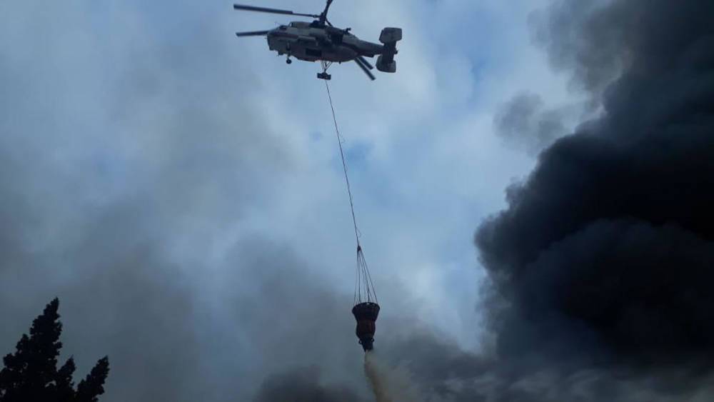 К тушению пожара в Агсуинском районе привлечен вертолет