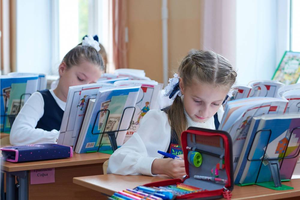 Выплаты в 10 тысяч рублей уже получили родители 18 миллионов российских школьников – Учительская газета