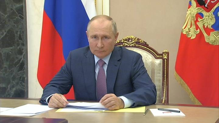 Путин: все устали от темы коронавируса, но мы должны реагировать на ситуацию