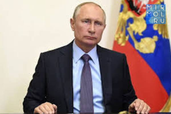 Владимир Путин поздравил Заура Угуева с победой на Олимпиаде