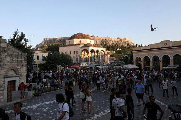 Греция вводит ограничения на двух туристических островах, чтобы сдержать распространение COVID-19