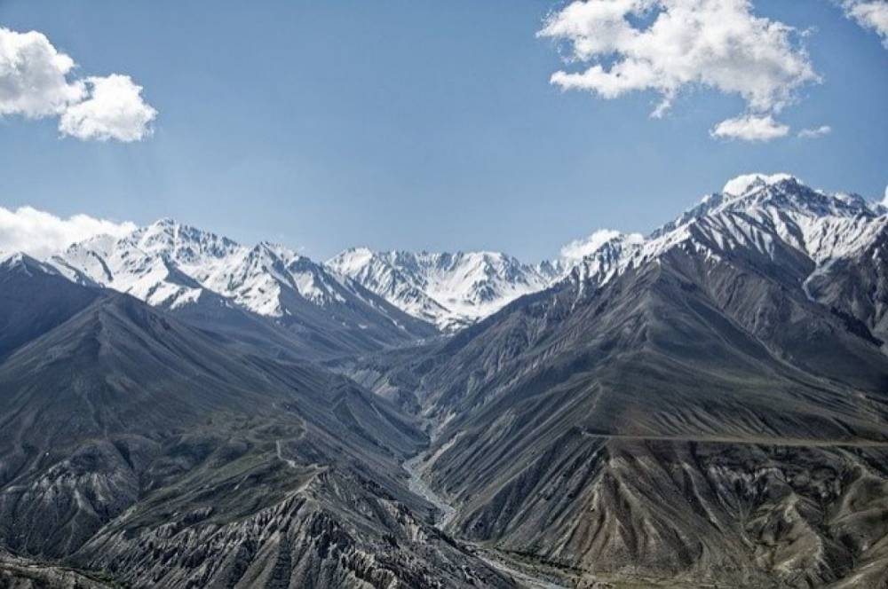 В Таджикистане разбился вертолет, летевший на помощь к россиянам