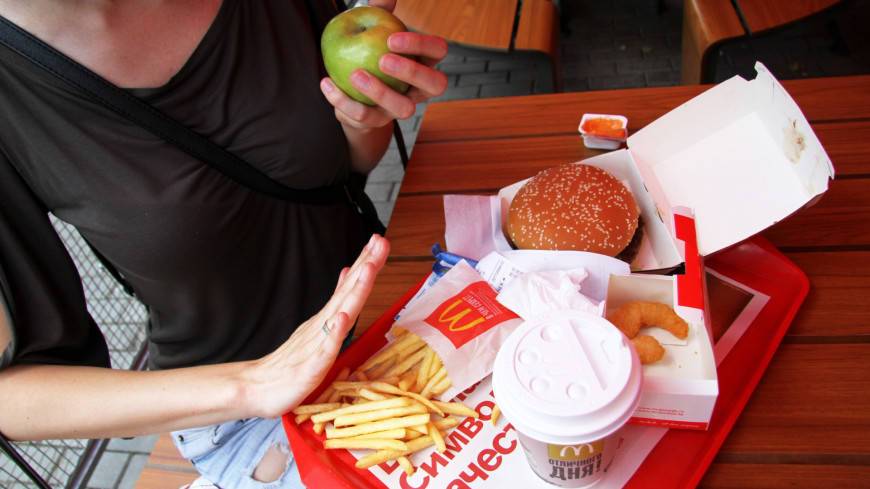 Поддалась искушению: россиянка обвиняет McDonald's в испорченном посте и требует компенсации