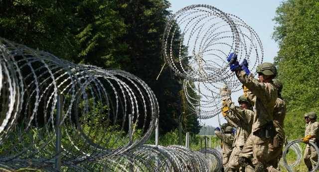 Литва решила построить четырехметровый забор на границе с Беларусью, а Лукашенко приказал "закрыть каждый метр границы" на юге и западе