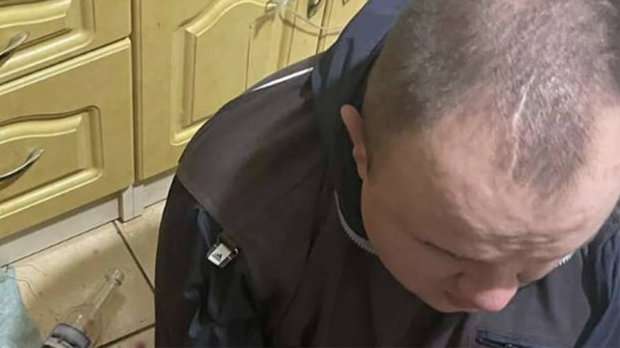 Внук изрезал ножом бабушку и дедушку во время застолья в Калининграде