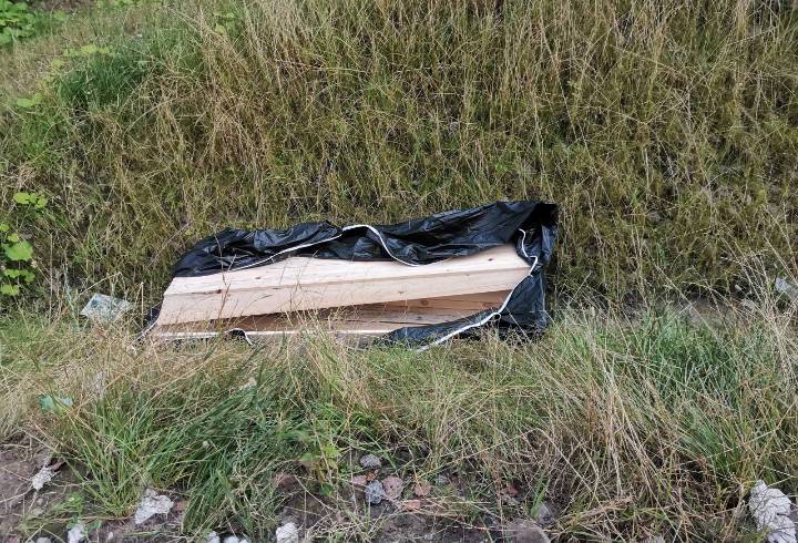 Неподалёку от участка М-11 в Тосненском районе был найден гроб