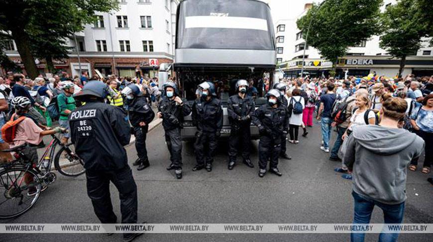 Спецдокладчик ООН заявил о случаях полицейского насилия над протестующими в Германии