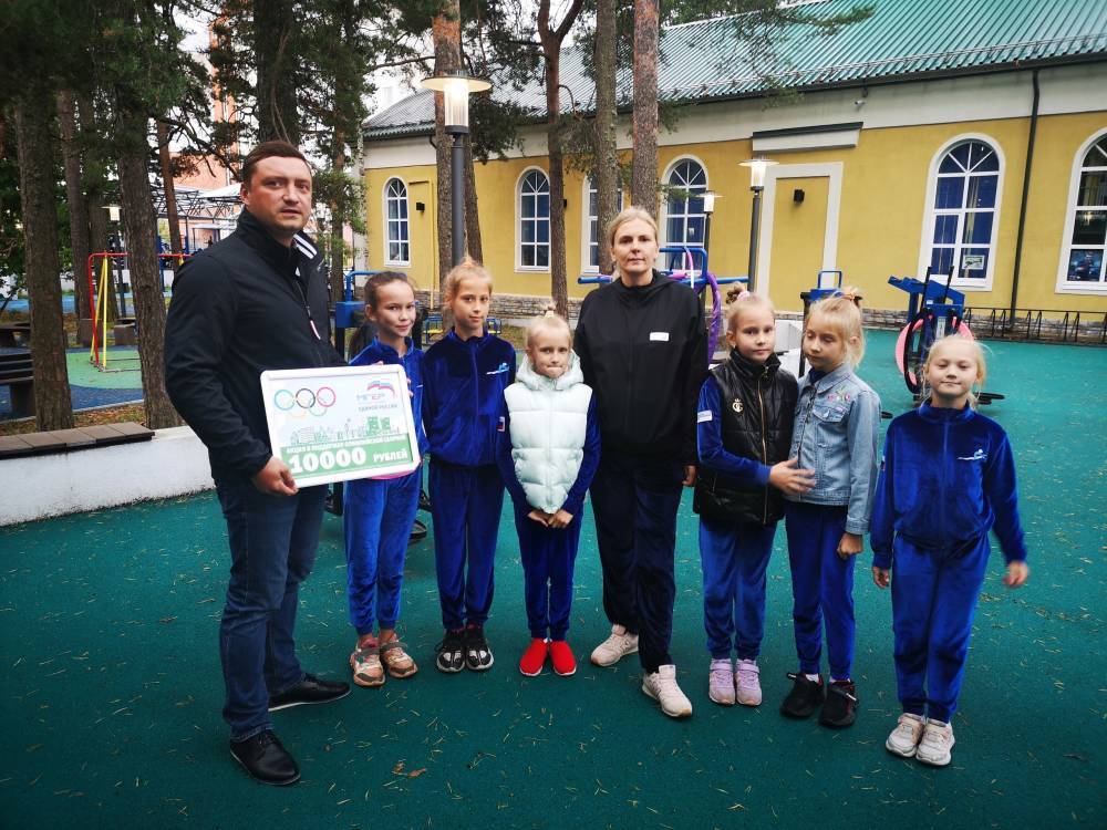 Сосновоборские гимнастки стали победителями акции в поддержку российских спортсменов на Олимпиаде
