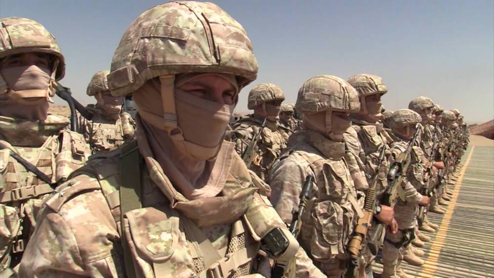 Российские военные проводят масштабные учения на границе с Афганистаном