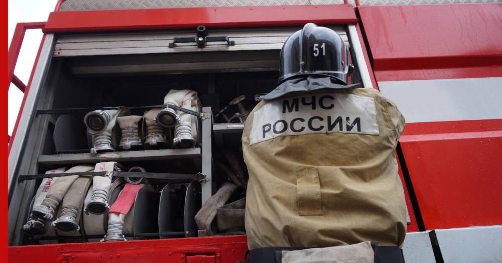 Мужчина пострадал в крупном пожаре в историческом здании в Петербурге