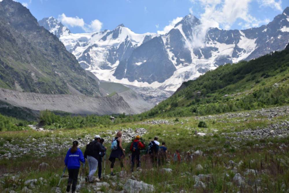 Ледники, водопады и вершины: более 160 школьников и студентов обучатся скалолазанию в КБР – Учительская газета