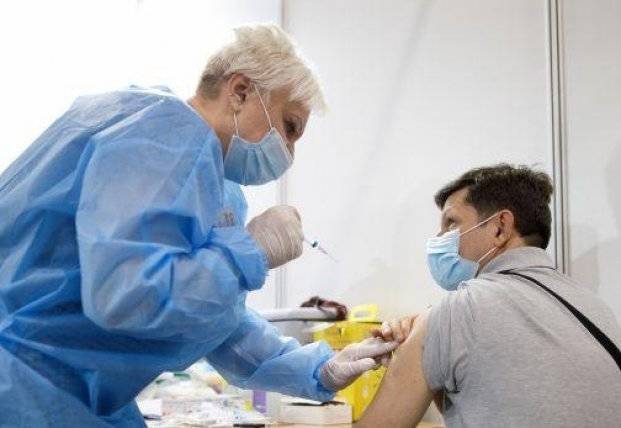 В Украине планируют ввести повторную COVID-вакцинацию населения
