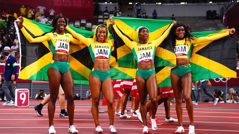Ямайские легкоатлетки выиграли эстафету 4 × 100 м на ОИ