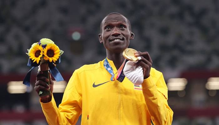 Угандиец Чептегеи стал олимпийским чемпионом в беге на 5000 м