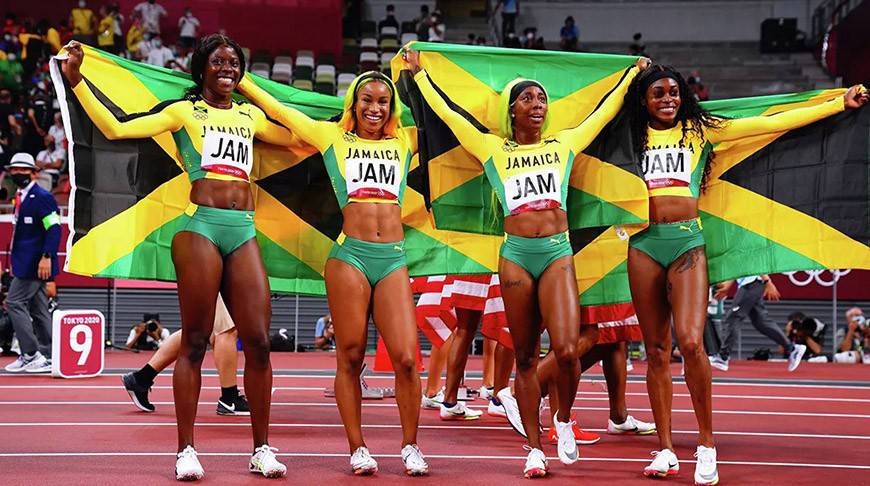 Бегуны Ямайки и Италии выиграли олимпийские эстафеты 4х100 м
