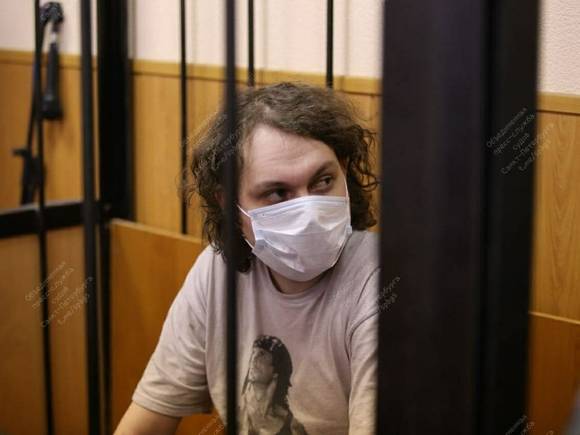Блогеру Хованскому, обвиняемому в оправдании терроризма, отказали в домашнем аресте из-за хакерских навыков