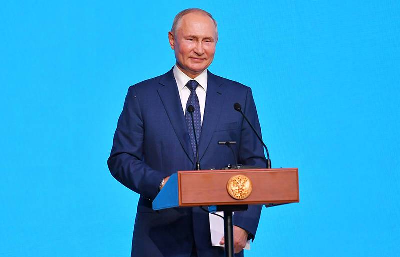 "Очень вкусно": Путин похвалил башкирский мед