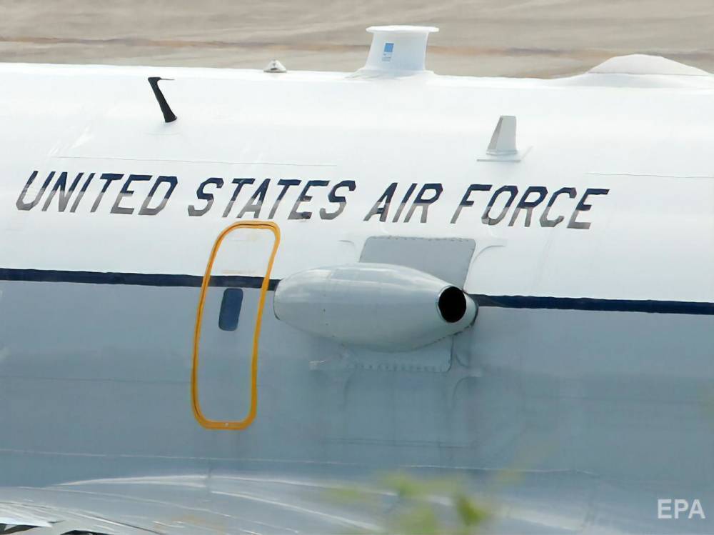 США подняли в небо единственный самолет для поиска ядерных взрывов