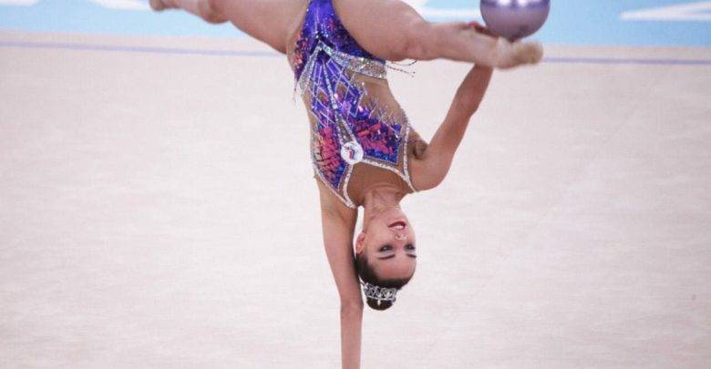 Впервые с 1996 года без золота: Дина Аверина принесла России серебро в художественной гимнастике на Олимпиаде
