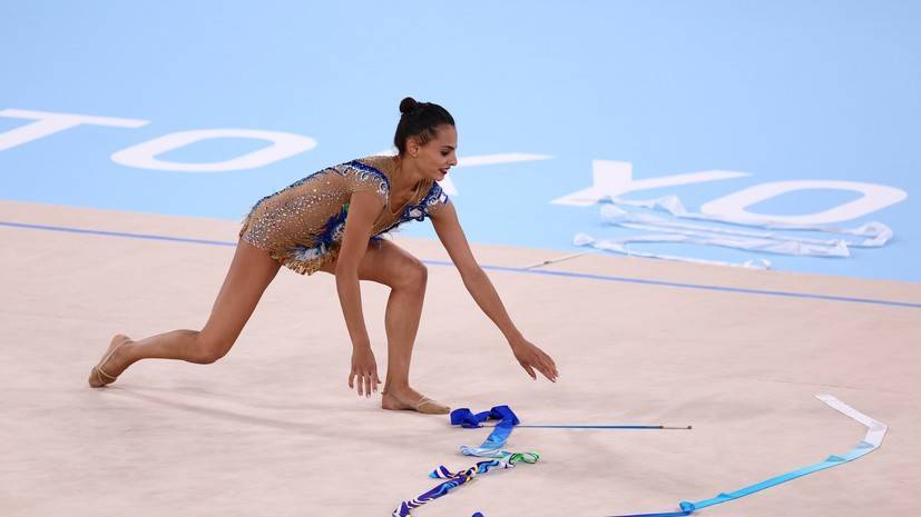 Израильская гимнастка Ашрам уронила ленту в ходе выступления на ОИ в Токио