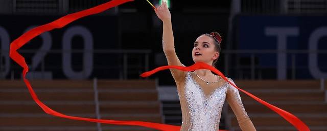 Дина Аверина завоевала серебряную медаль Олимпиады в личном многоборье