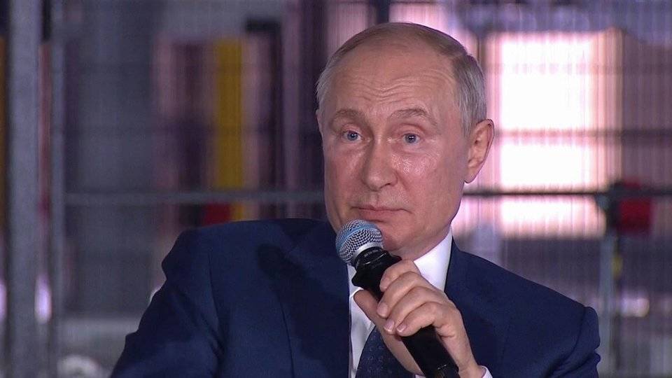 Владимир Путин ответил на вопросы во время встречи с рабочими нового завода в Башкирии