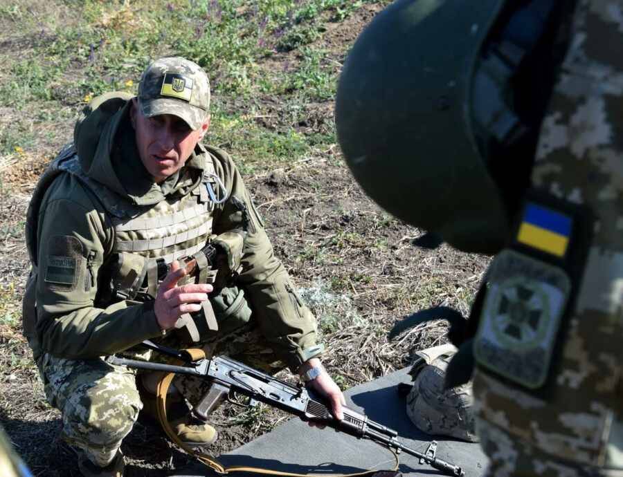 НМ ДНР: украинские боевики продолжают нарушать перемирие и терроризируют местное население