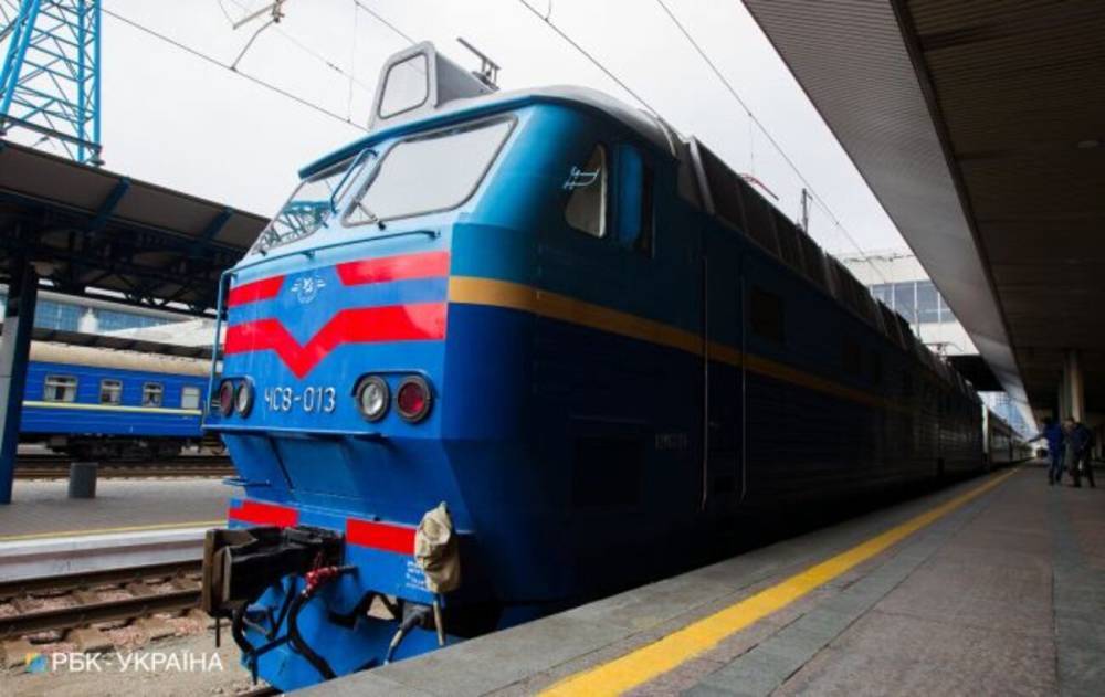 Возле Тернополя сошел с рельсов пассажирский поезд Рахов-Киев. Пострадавших нет