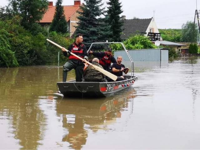 Сильные ливни в Польше затопили более 700 жилых зданий (ФОТО)