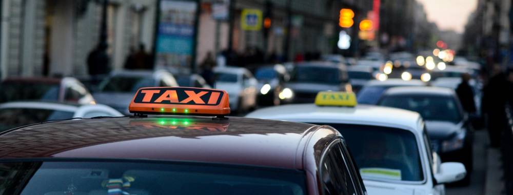 За 2,5 года число такси в Петербурге снизилось на 20 процентов