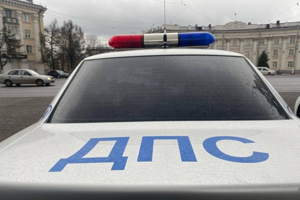 В Тверской области женщина пострадала в ДТП с деревом