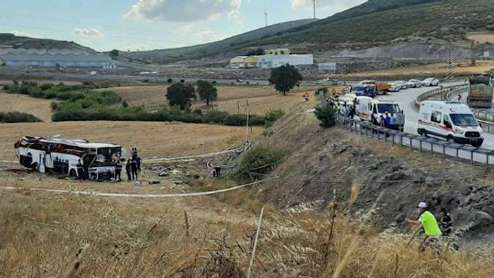 Новости на "России 24". 14 погибших, 18 пострадавших: в Турции перевернулся автобус