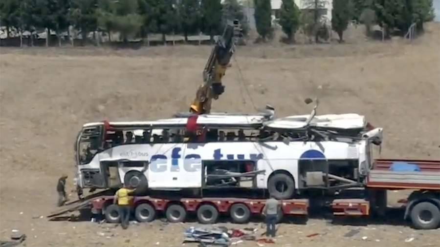 Опубликовано видео с места смертельного ДТП с автобусом в Турции