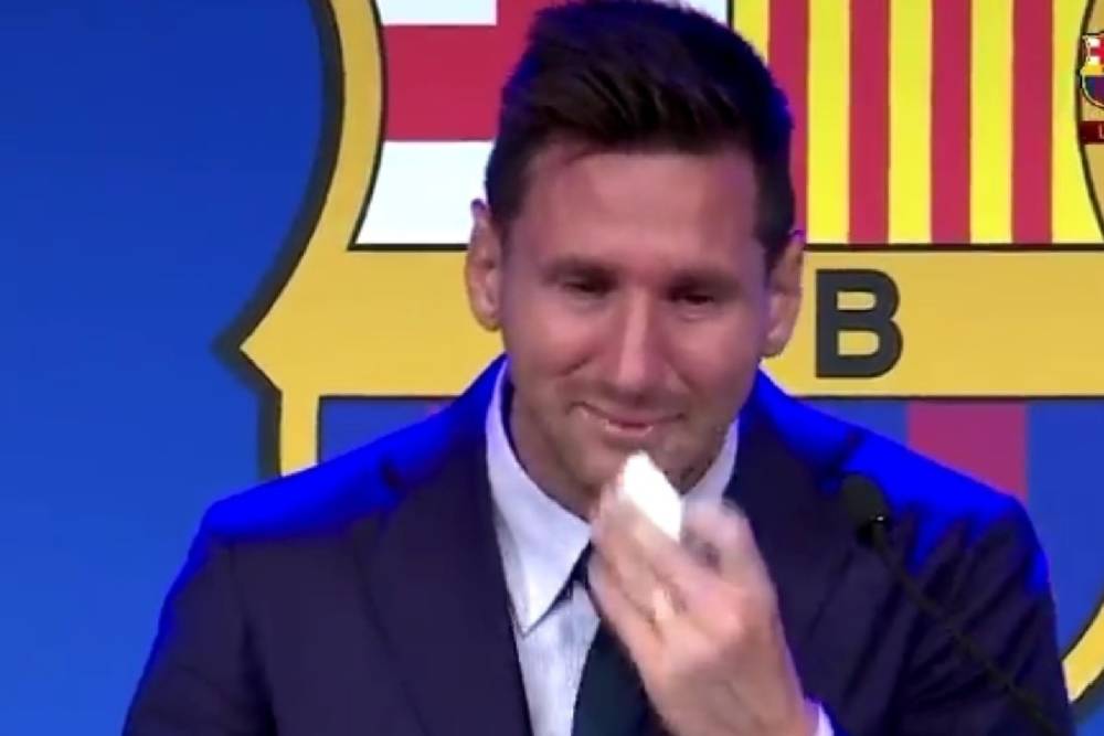 Месси расплакался на пресс-конференции перед уходом из Барселоны