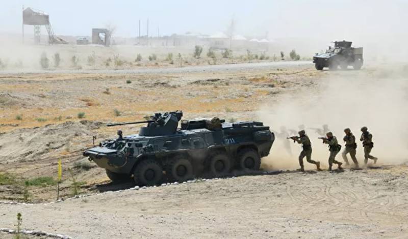 Российские военные завершили учения на границе Узбекистана с Афганистаном