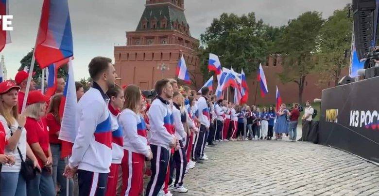 #WeWillROCYou у стен Кремля: На Красной площади состоялся концерт в честь олимпийцев РФ
