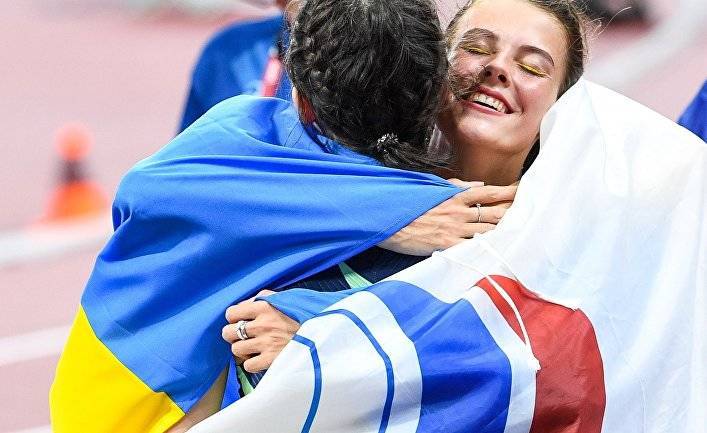 На Олимпиаде украинская легкоатлетка Магучих обнялась с россиянкой Ласицкене, разгорелся скандал. В Минобороны попросили «прекратить травлю» (Гордон, Украина)