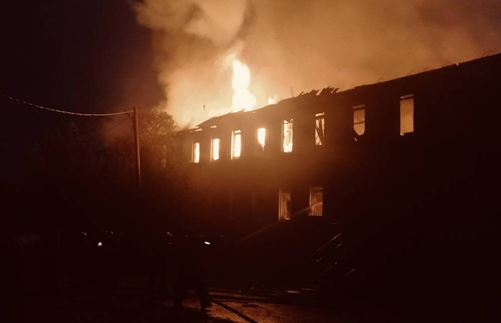 Пятеро погибли при пожаре в жилом доме на Ямале