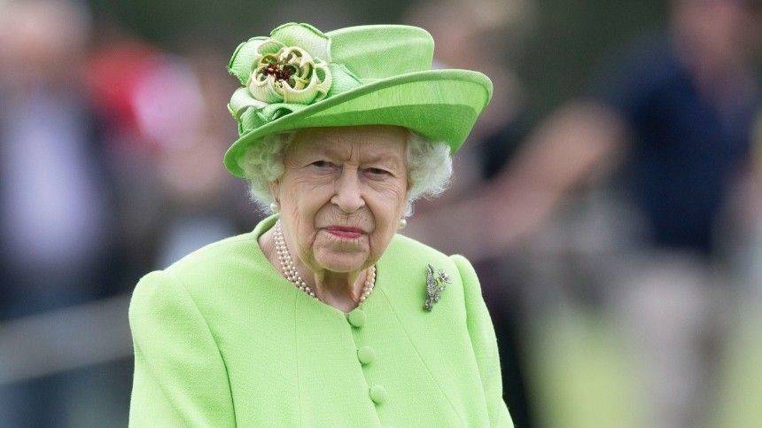 Елизавета II до сих пор таит обиду на принца Гарри после скандального интервью