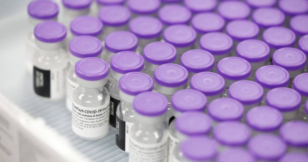 Разработчики CoronaVac рекомендуют прививаться третьей дозой вакцины: кого это касается