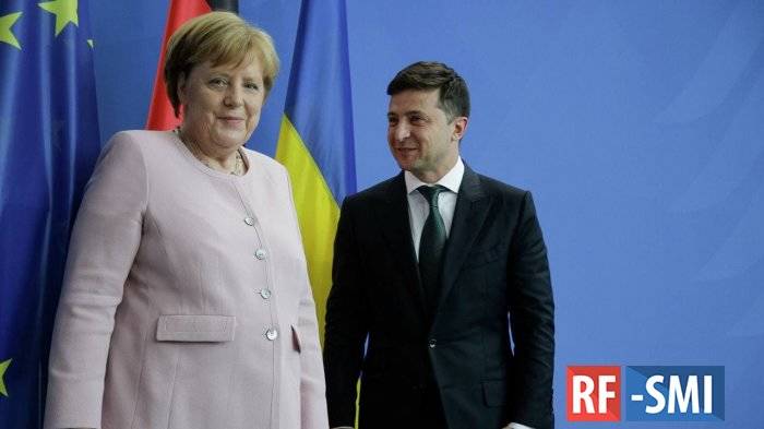 Меркель планирует приехать в Киев 22 августа
