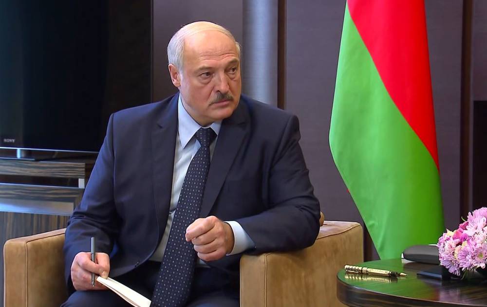 "У нас нет таких ресурсов": Лукашенко отрицает диктатуру в Беларуси
