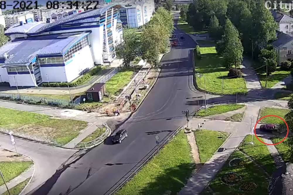Лихача, разъезжавшего по пешеходной зоне в Петрозаводске, привлекут к ответственности