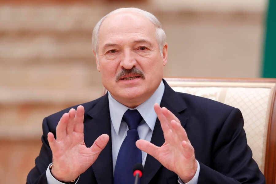 Лукашенко призвал Запад не развязывать третью мировую войну