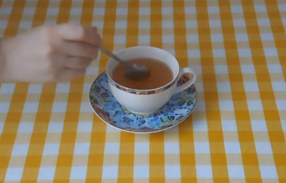 Назван простой чай, который защитит от тромбов и улучшит работу мозга