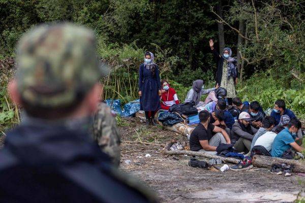 Латвийского переводчика из погранохраны уличили в пособничестве нелегальным мигрантам