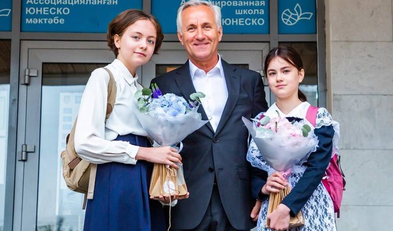 Мэр Уфы Сергей Греков показал своих детей-школьников 1 сентября