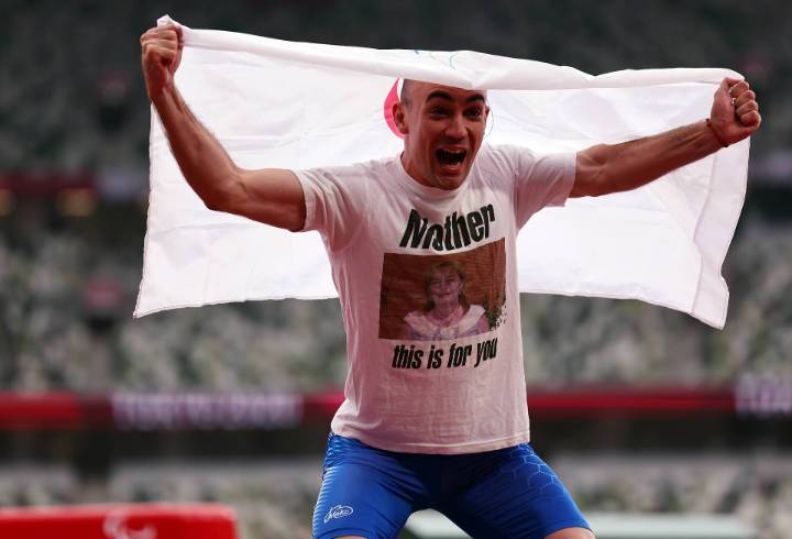 «Бежал только на характере»: петербуржец Чермен Кобесов стал бронзовым призером Паралимпийских игр